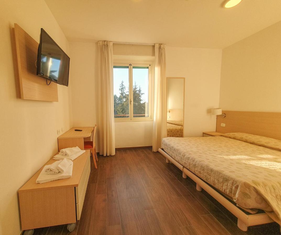 Casa Immacolata Hotel Verbania Bagian luar foto
