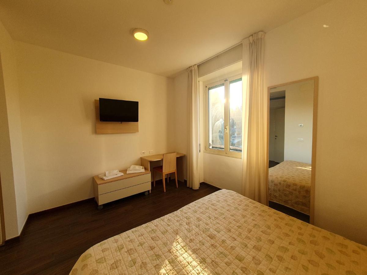 Casa Immacolata Hotel Verbania Bagian luar foto